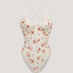 Size Large NWOT Floral Lace Bodysuit